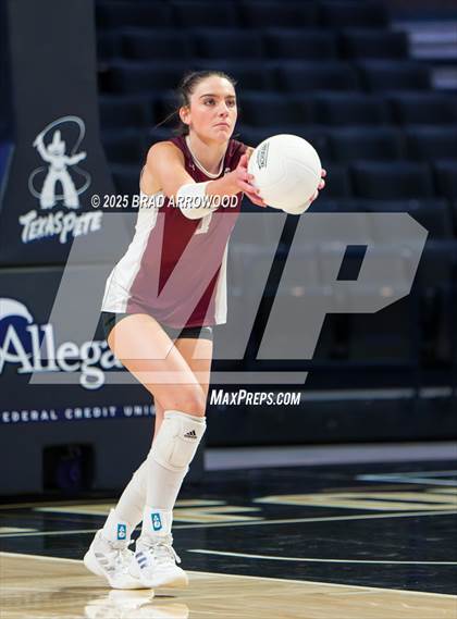 Thumbnail 2 in Hickory vs. Seaforth (NCHSAA 5A Final) photogallery.