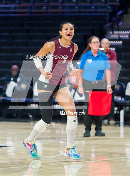 Thumbnail 3 in Hickory vs. Seaforth (NCHSAA 5A Final) photogallery.