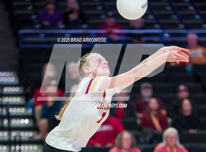 Thumbnail 1 in Hickory vs. Seaforth (NCHSAA 5A Final) photogallery.