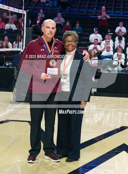 Thumbnail 3 in Hickory vs. Seaforth (NCHSAA 5A Final) photogallery.