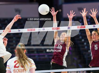 Thumbnail 2 in Hickory vs. Seaforth (NCHSAA 5A Final) photogallery.