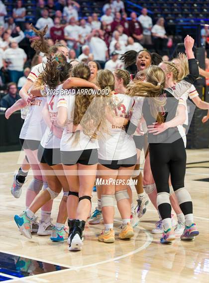 Thumbnail 1 in Hickory vs. Seaforth (NCHSAA 5A Final) photogallery.