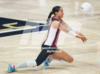 Thumbnail 1 in Hickory vs. Seaforth (NCHSAA 5A Final) photogallery.