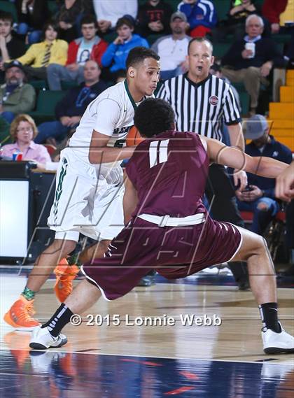 Thumbnail 2 in Brentwood vs Aquinas Institute (NYSPHSAA Class AA Semifinal) photogallery.