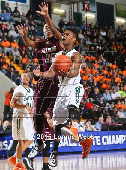 Thumbnail 2 in Brentwood vs Aquinas Institute (NYSPHSAA Class AA Semifinal) photogallery.