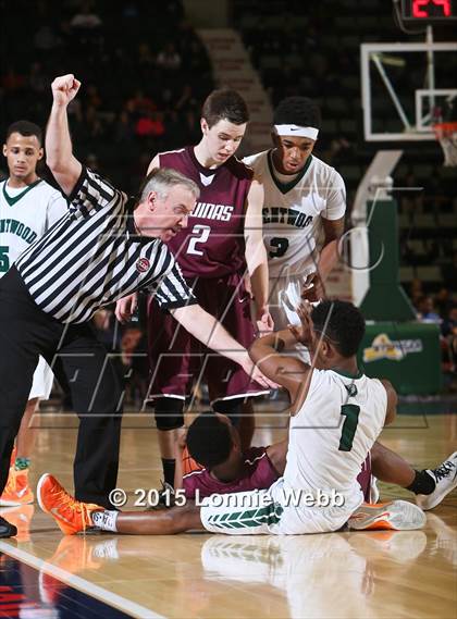 Thumbnail 3 in Brentwood vs Aquinas Institute (NYSPHSAA Class AA Semifinal) photogallery.