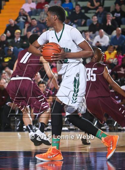 Thumbnail 2 in Brentwood vs Aquinas Institute (NYSPHSAA Class AA Semifinal) photogallery.