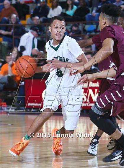 Thumbnail 1 in Brentwood vs Aquinas Institute (NYSPHSAA Class AA Semifinal) photogallery.