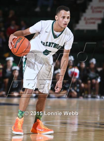 Thumbnail 2 in Brentwood vs Aquinas Institute (NYSPHSAA Class AA Semifinal) photogallery.