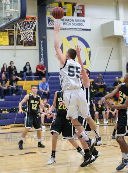 Thumbnail 3 in Nevada Union vs Del Oro photogallery.