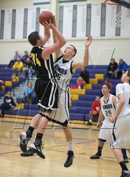 Thumbnail 3 in Nevada Union vs Del Oro photogallery.