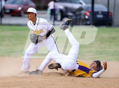 Thumbnail 3 in Firebaugh vs. Lynwood photogallery.