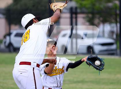 Thumbnail 2 in Firebaugh vs. Lynwood photogallery.