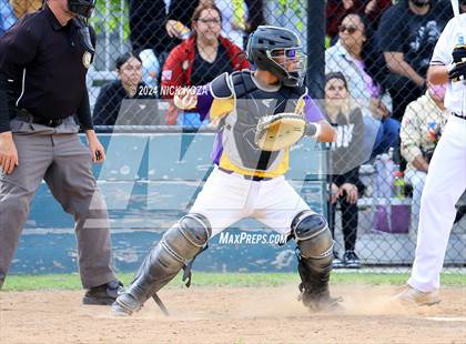 Thumbnail 2 in Firebaugh vs. Lynwood photogallery.