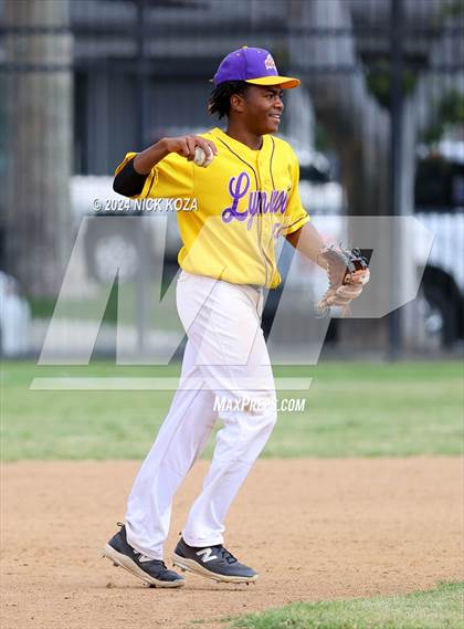 Thumbnail 3 in Firebaugh vs. Lynwood photogallery.