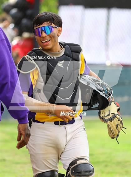 Thumbnail 2 in Firebaugh vs. Lynwood photogallery.