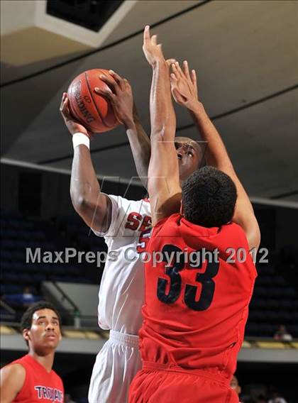 Thumbnail 3 in Lutheran vs. Serra (CIF SS D4AA Final) photogallery.
