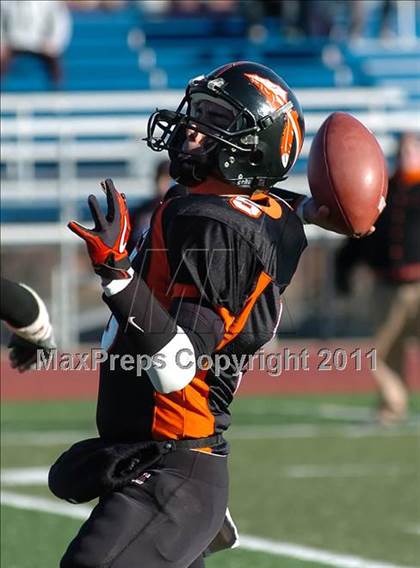 Thumbnail 1 in Ansonia vs. Montville (CIAC Class S Semifinal) photogallery.