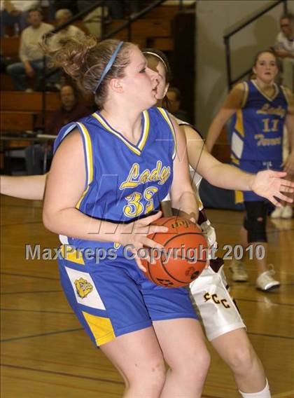 Thumbnail 2 in Elk County Catholic vs Otto Eldred (District 9 Class A Semifinal) photogallery.