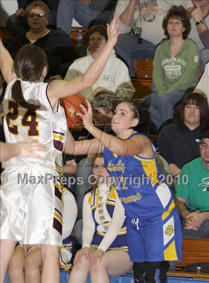 Thumbnail 1 in Elk County Catholic vs Otto Eldred (District 9 Class A Semifinal) photogallery.