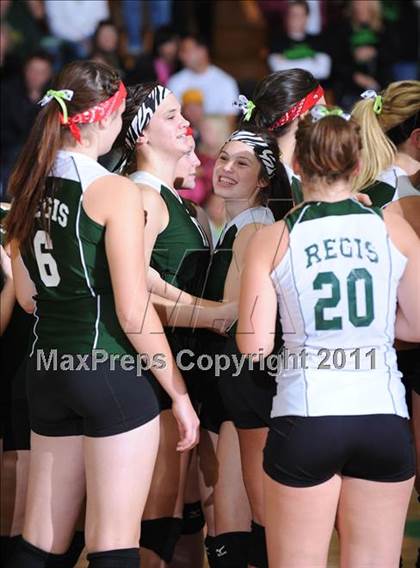 Thumbnail 2 in Colfax vs. Regis (WIAA Regional Finals) photogallery.