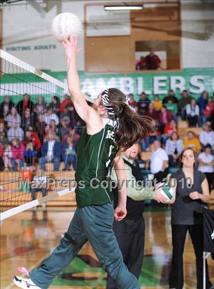Thumbnail 2 in Colfax vs. Regis (WIAA Regional Finals) photogallery.