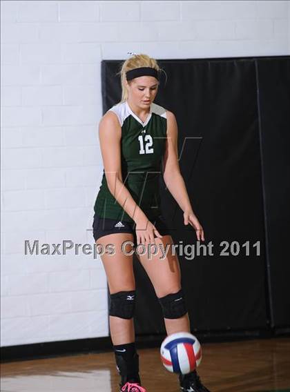 Thumbnail 3 in Colfax vs. Regis (WIAA Regional Finals) photogallery.