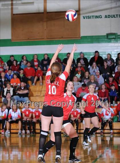 Thumbnail 1 in Colfax vs. Regis (WIAA Regional Finals) photogallery.