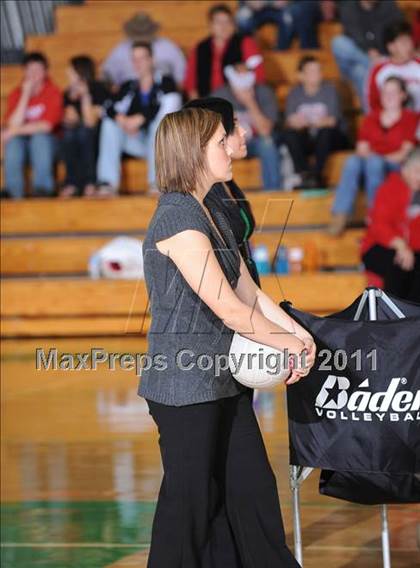 Thumbnail 2 in Colfax vs. Regis (WIAA Regional Finals) photogallery.