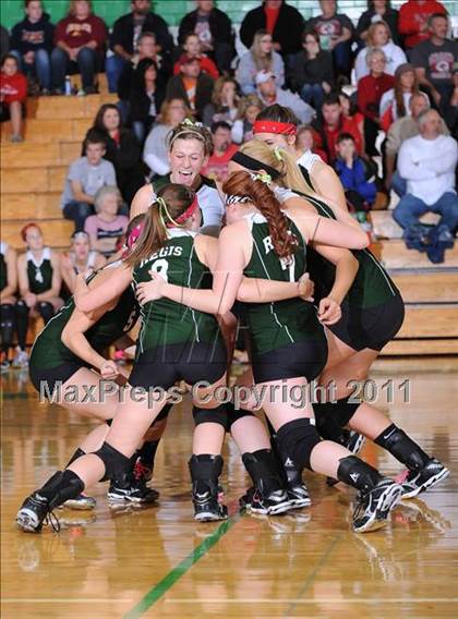 Thumbnail 1 in Colfax vs. Regis (WIAA Regional Finals) photogallery.