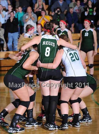 Thumbnail 2 in Colfax vs. Regis (WIAA Regional Finals) photogallery.