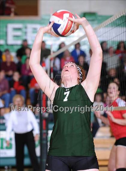 Thumbnail 1 in Colfax vs. Regis (WIAA Regional Finals) photogallery.