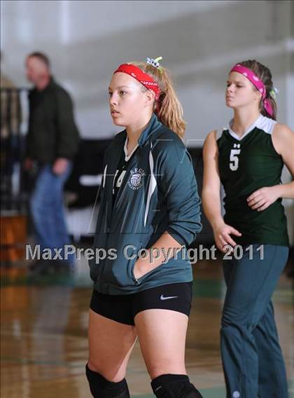 Thumbnail 1 in Colfax vs. Regis (WIAA Regional Finals) photogallery.