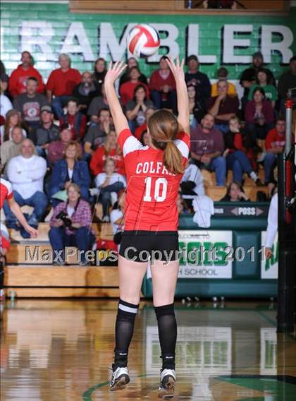Thumbnail 3 in Colfax vs. Regis (WIAA Regional Finals) photogallery.