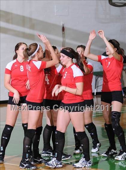 Thumbnail 3 in Colfax vs. Regis (WIAA Regional Finals) photogallery.