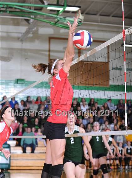 Thumbnail 2 in Colfax vs. Regis (WIAA Regional Finals) photogallery.