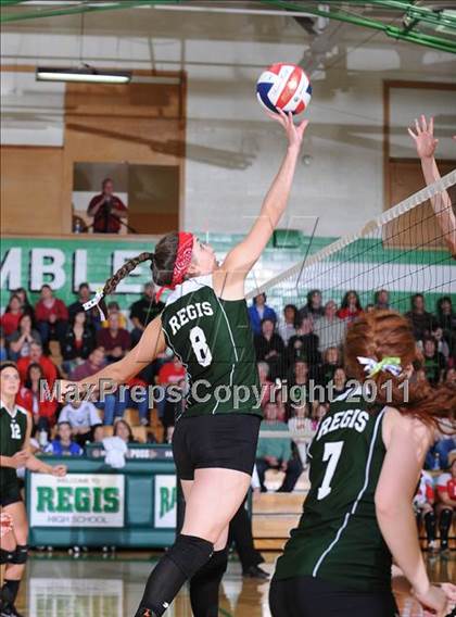 Thumbnail 2 in Colfax vs. Regis (WIAA Regional Finals) photogallery.
