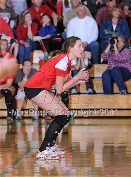 Thumbnail 2 in Colfax vs. Regis (WIAA Regional Finals) photogallery.