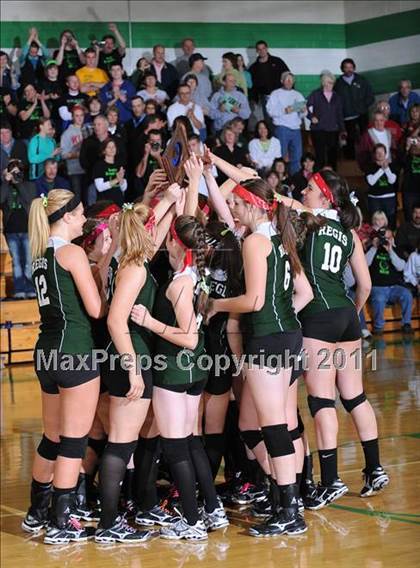 Thumbnail 2 in Colfax vs. Regis (WIAA Regional Finals) photogallery.