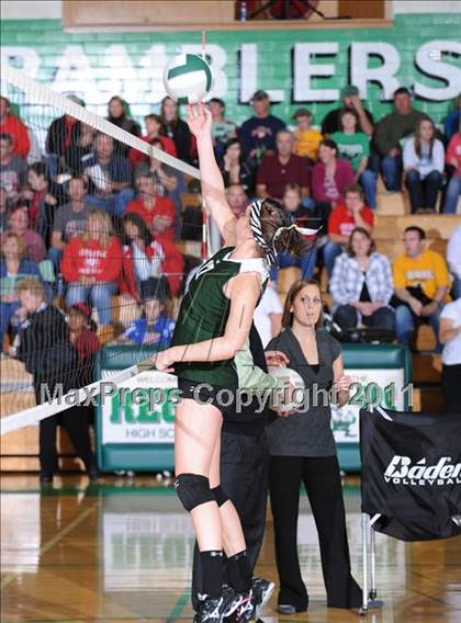 Thumbnail 1 in Colfax vs. Regis (WIAA Regional Finals) photogallery.