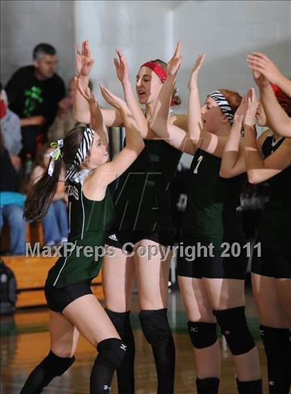 Thumbnail 2 in Colfax vs. Regis (WIAA Regional Finals) photogallery.