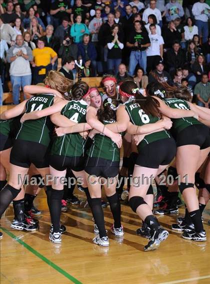 Thumbnail 3 in Colfax vs. Regis (WIAA Regional Finals) photogallery.