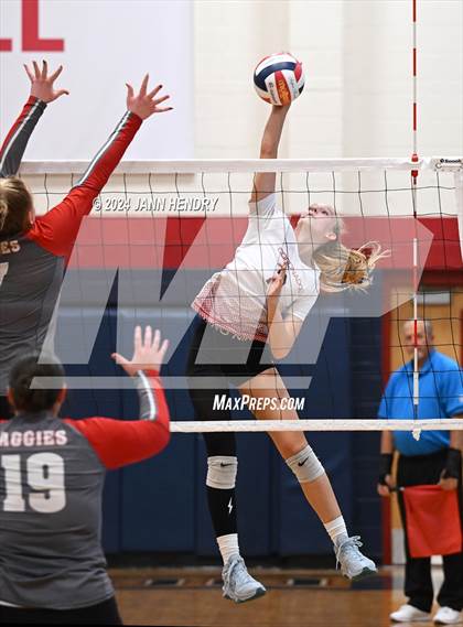 Thumbnail 1 in Arbor View vs. Coronado photogallery.