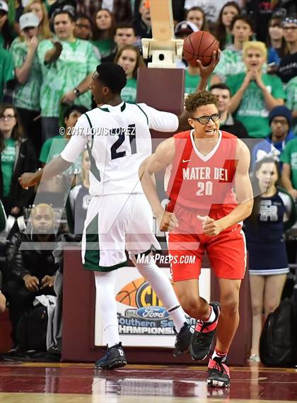 Thumbnail 2 in Mater Dei vs. Chino Hills (CIF SS Playoff Open DIV Semi Final) photogallery.