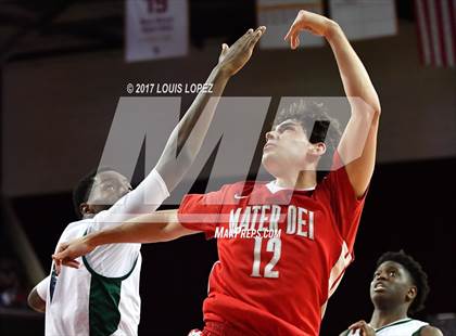 Thumbnail 1 in Mater Dei vs. Chino Hills (CIF SS Playoff Open DIV Semi Final) photogallery.