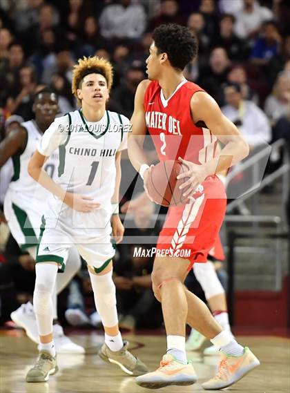 Thumbnail 2 in Mater Dei vs. Chino Hills (CIF SS Playoff Open DIV Semi Final) photogallery.