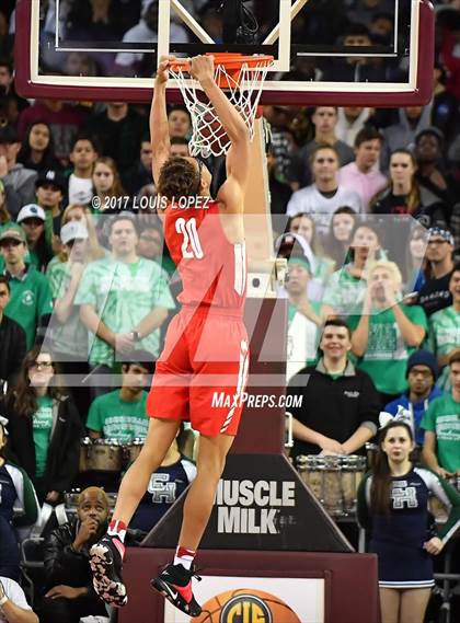 Thumbnail 2 in Mater Dei vs. Chino Hills (CIF SS Playoff Open DIV Semi Final) photogallery.