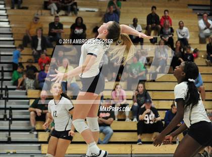 Thumbnail 2 in The Woodlands vs. Klein Collins (UIL 6A Quarterfinal Playoff) photogallery.