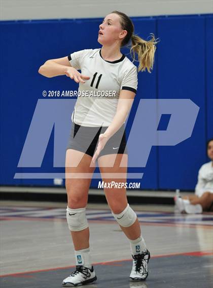 Thumbnail 2 in The Woodlands vs. Klein Collins (UIL 6A Quarterfinal Playoff) photogallery.