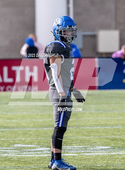 Thumbnail 3 in Water Canyon vs Rich (UHSAA 8-player Semifinal) photogallery.